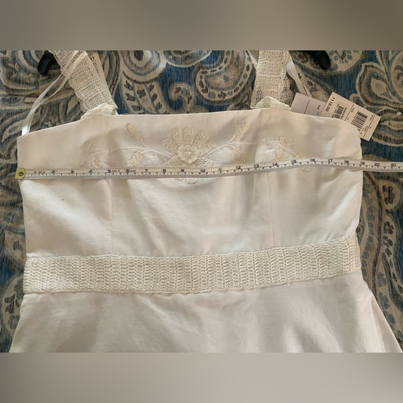 Linen sundress with embroidery detail - Picture 7 of 7